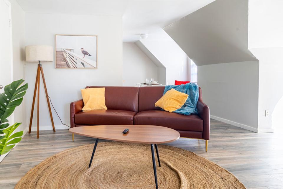 Hostaway customer Midtown Stays offers the traveler and business person alike great accommodations in the heart of the city. This image features one of their short term rental properties