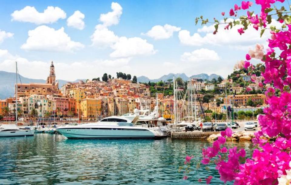 Is Your Property Management Software Ready for France's E-Invoicing Mandate?