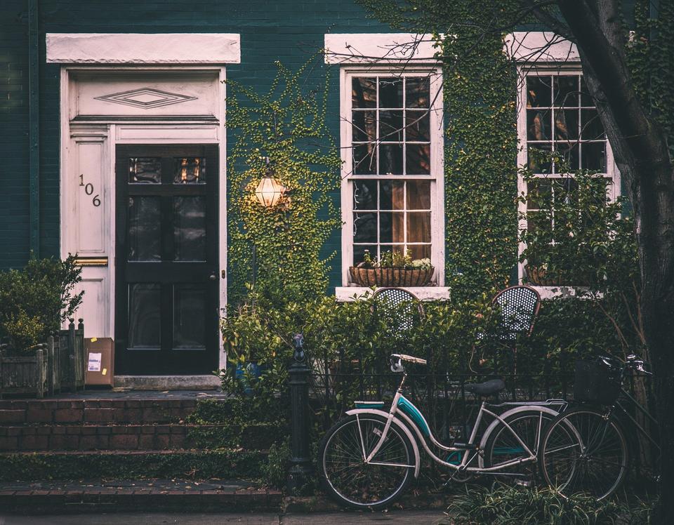 How to Become an Airbnb Property Manager