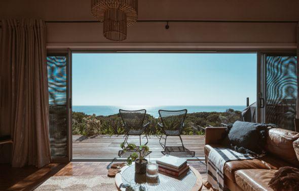 Even the best hosts will face complaints at some point. The difference between losing a guest forever and gaining a loyal promoter comes down to how you handle the situation. 