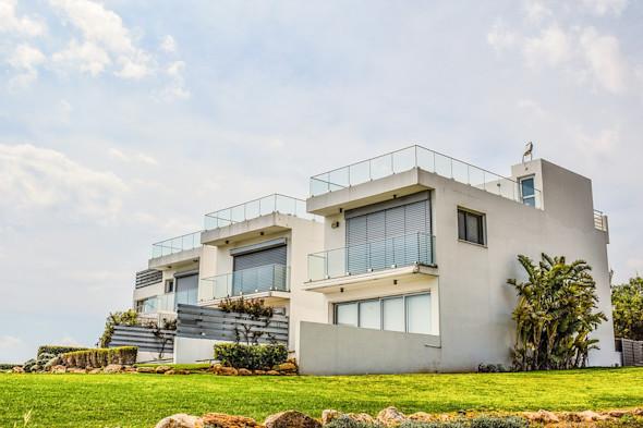 If you are looking to list a luxury vacation rental you will find that you can get more bookings to list it on luxury vacation rental platforms rather than on generic platforms. 