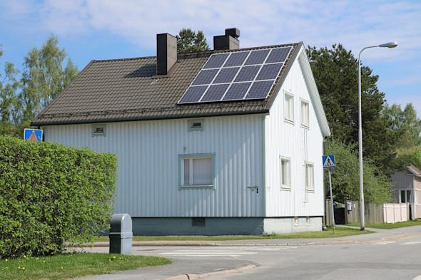 Smart rentals can also be green rentals. Investing in green technology is a win-win for hosts and guests. Hosts have smaller energy bills to deal with. Guests get the satisfaction of doing their part in lowering their carbon footprint. 